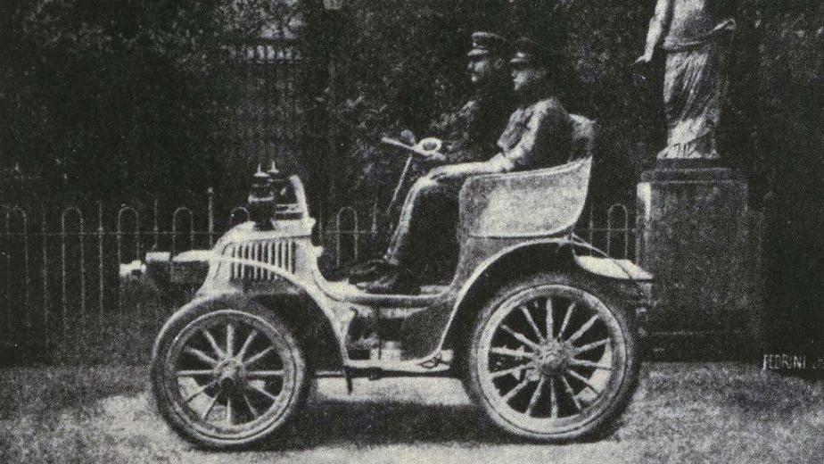 Giro d'Italia in Automobile - G. Agnelli ed il meccanico Nazzari su FIAT 8HP [fonte ACI]
