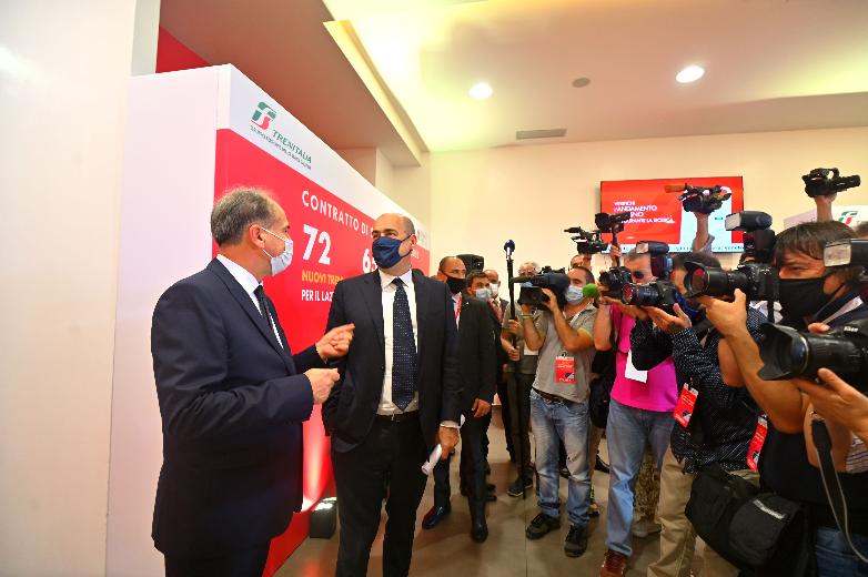 Nicola Zingaretti - Gianfranco Battisti treni rock e pop Lazio 02.07.20 (fonte immagine Imagoeconomica 2020)
