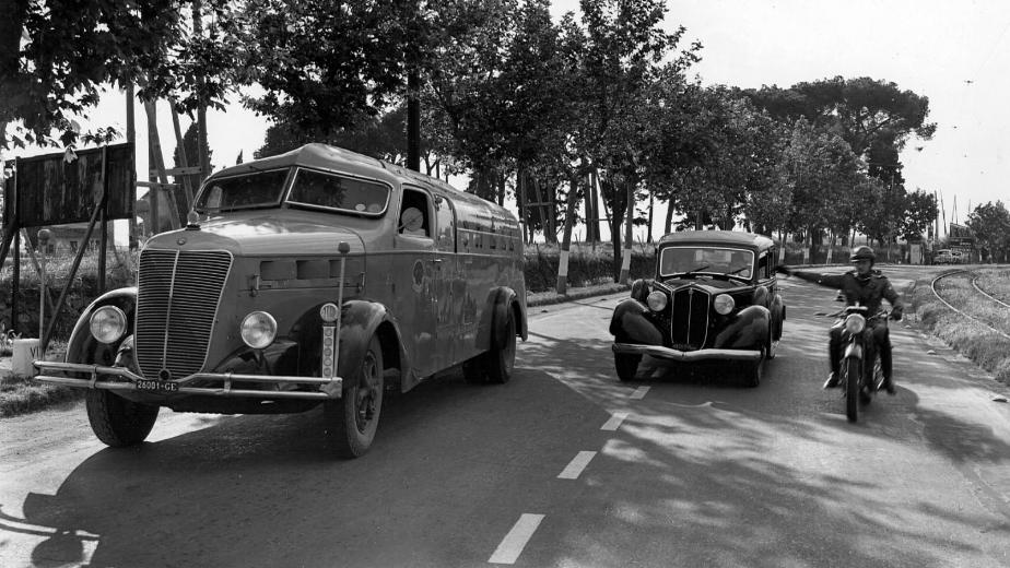 La Milizia della strada lungo la SS7 "Via Appia" (Archivio storico Anas) La Milizia della strada lungo la SS7 "Via Appia" (Archivio storico Anas)