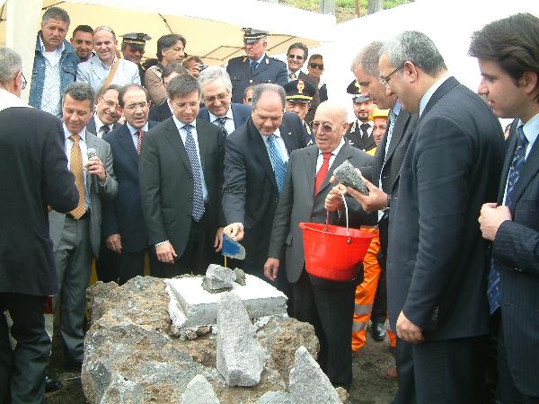 Il Presidente della Provincia di Catania, Giuseppe Castiglione Il Presidente della Provincia di Catania, Giuseppe Castiglione