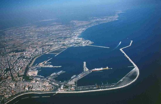 Veduta aerea del porto di Bari Veduta aerea del porto di Bari