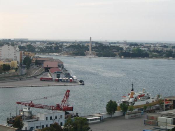 Porto di Brindisi - Seno di Levante Porto di Brindisi - Seno di Levante