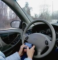 cellulare al volante