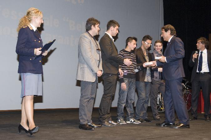 Un momento della premiazione del Progetto Icaro 2010 Un momento della premiazione del Progetto Icaro 2010