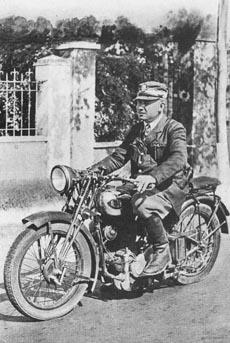 Capo Cantoniere in motociletta 1928-1938
