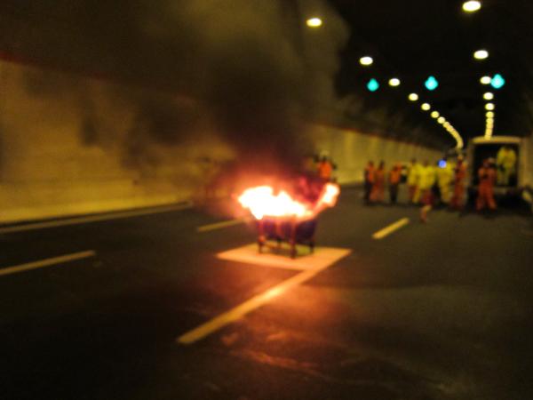 Incendio e fumo in galleria