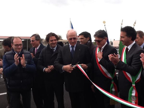 Il taglio del nastro