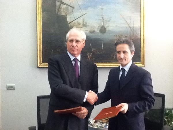 Il governatore campano Stefano Caldoro  e l'amministratore unico di Anas Pietro Ciucci