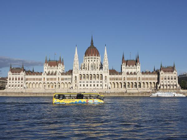 Bus anfibio a Budapest Bus anfibio a Budapest