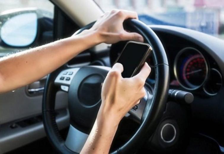 Smartphone alla guida
