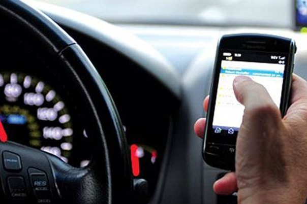 telefono al volante