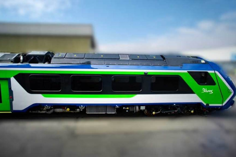 FS: arriva a Catania il ‘ Blues’ di Trenitalia, primo treno ibrido