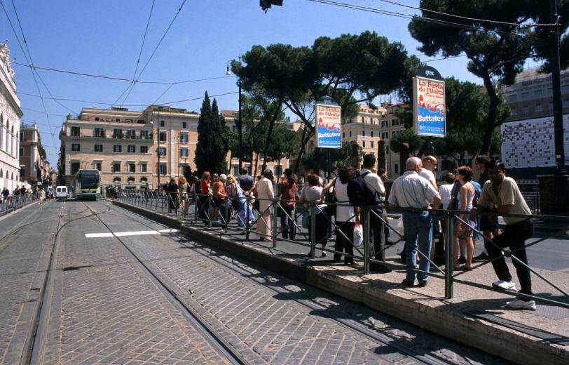 La mattina gli italiani passano 41 minuti sui mezzi pubblici 