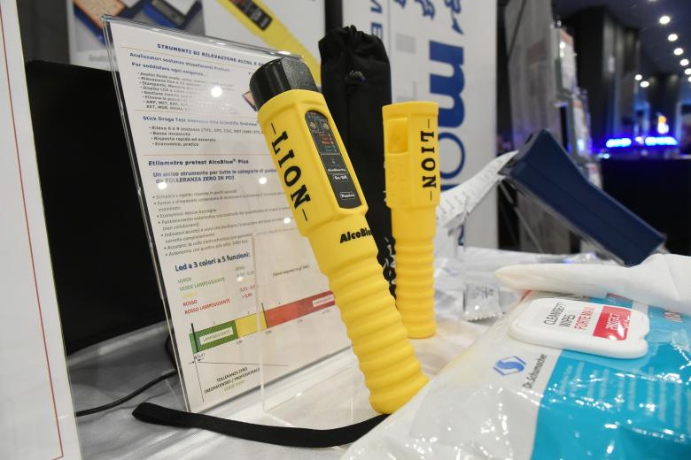 Alcol e droga alla guida: aumentano sanzioni e revoche della patente