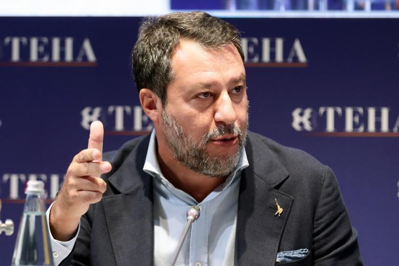 Salvini: "Green deal deve offrire di più, no a stop motori endotermici"