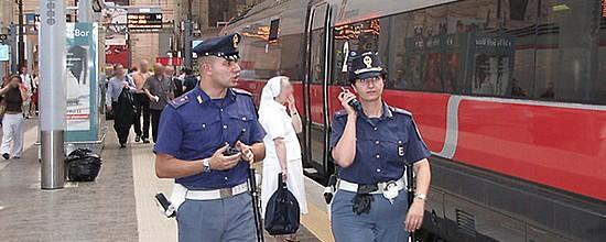 polizia ferroviaria in stazione
