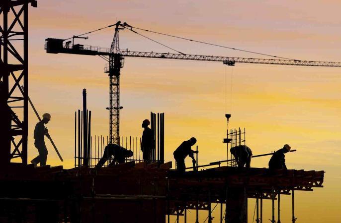 Edilizia cantiere-tramonto