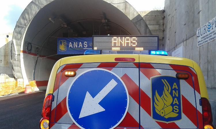 A3 Salerno-Reggio Calabria, Anas: il Ministro Maurizio Lupi in visita sul tratto reggino nei cantieri del Macrolotto VI, tra Scilla e Campo Calabro