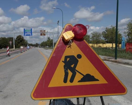Il Comune vuole fare manutenzione su una strada provinciale? Prego, si accomodi...
