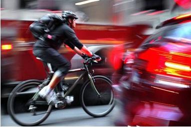 Sulle strade, in bicicletta e in sicurezza
