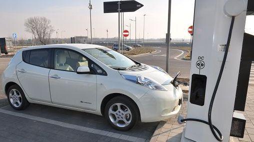 Mobilità elettrica: intesa Enel-Aiscat per ricarica in autostrada