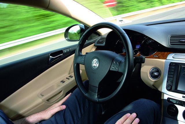 Donne meno pericolose dei maschi al volante