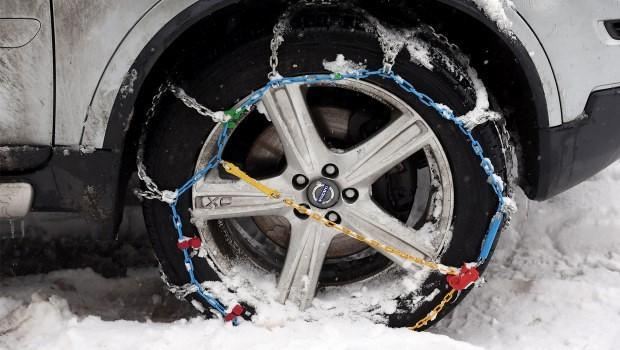 Auto: dal 15 novembre  torna l'obbligo di pneumatici invernali e catene