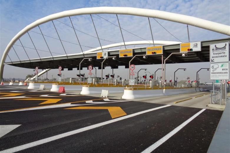 Atlantia cede il 10% di Autostrade per l'Italia e punta a integrare Abertis