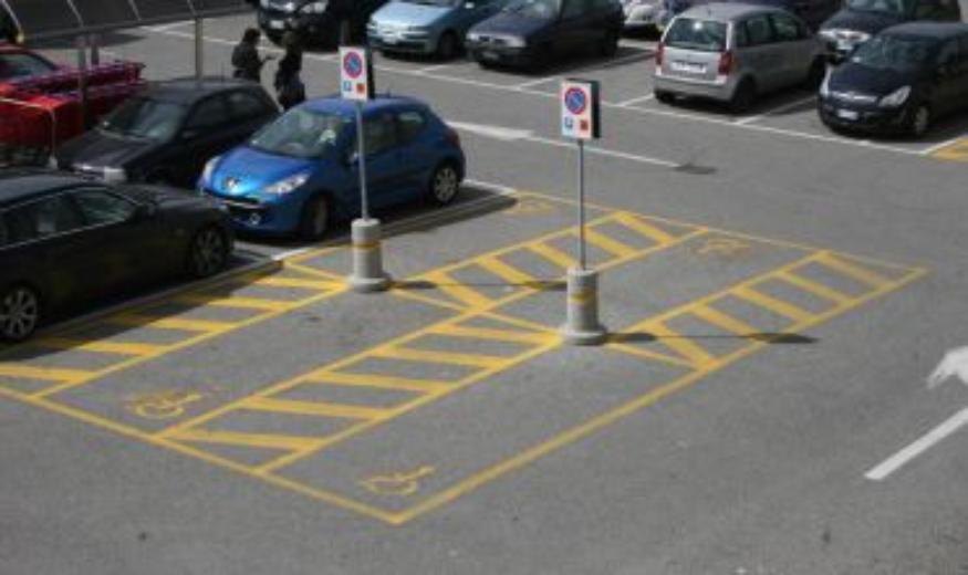 Posto dell'invalido occupato? Potrebbe esserci un reato