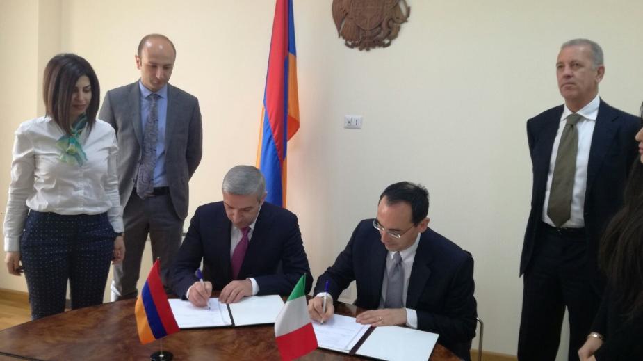 Foto 1 - Anas firma accordo in Armenia