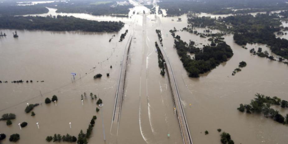 Italia: 8,1 milioni di persone vivono in zone a rischio frane e alluvioni