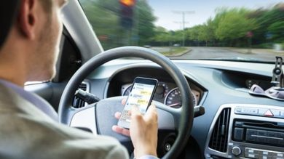 Distrazione al volante