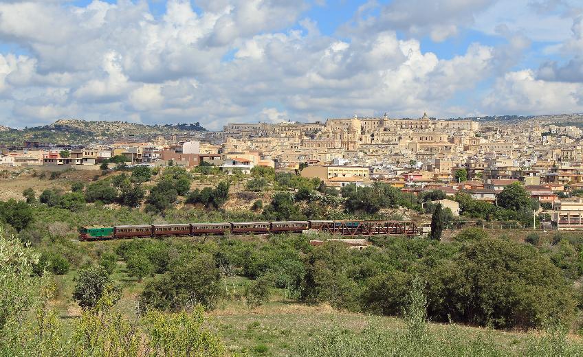 Scoprire la Sicilia con i treni storici del gusto