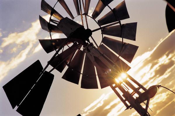 Energia, continua lo sviluppo delle fonti rinnovabili